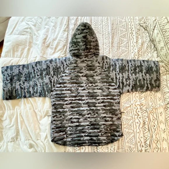 2018  THINK ROYLN  puffer poncho jacket! size M/L! - Picture 6 of 6